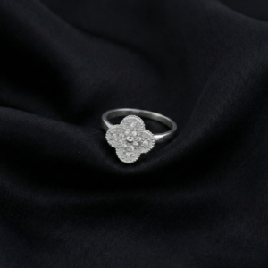 Van Cleef & Arpels, Vintage Alhambra Ring