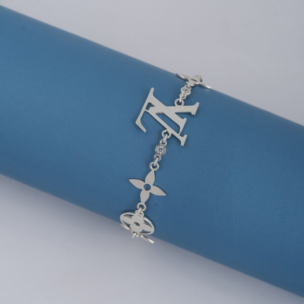 Idylle Blossom Monogram Bracelet