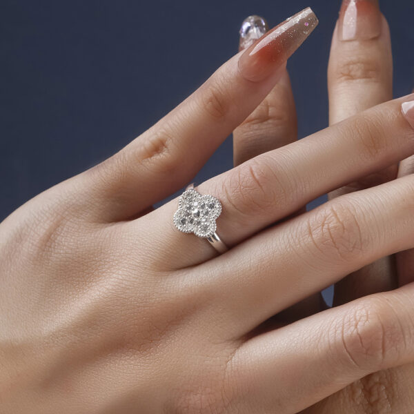 Van Cleef & Arpels, Vintage Alhambra Ring