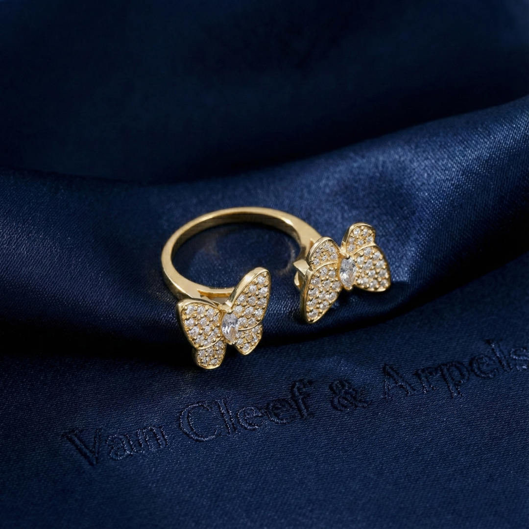 Van Cleef & Arpels, Two Butterfly Between the Finger Ring, Gold Filled
